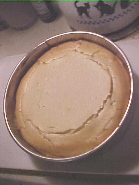 plain_finished_cheesecake.jpg