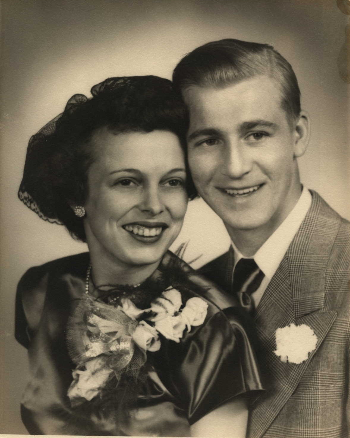 Rita and Frank Niemer, wedding day, 1948